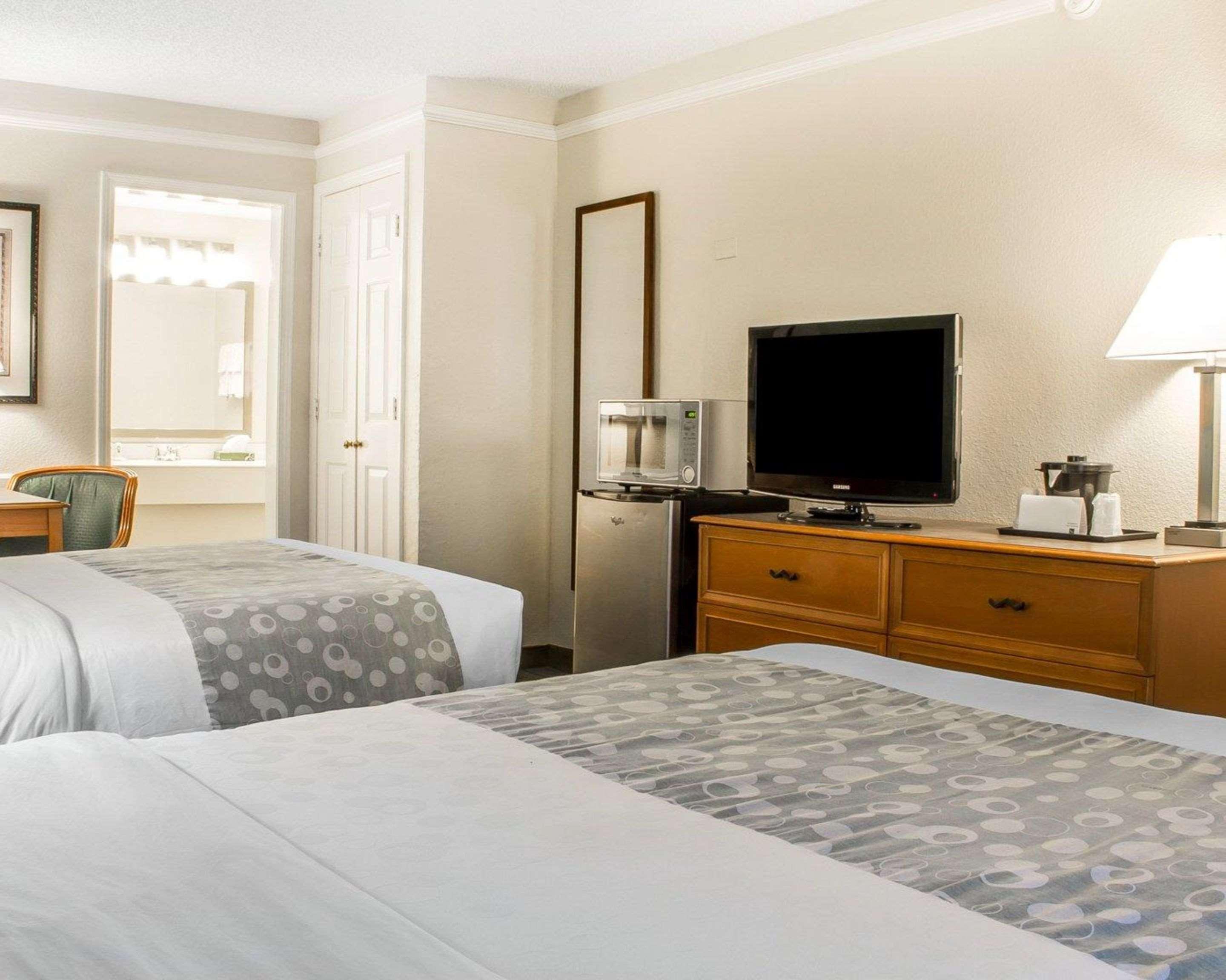 Quality Inn Tulsa Central Екстериор снимка
