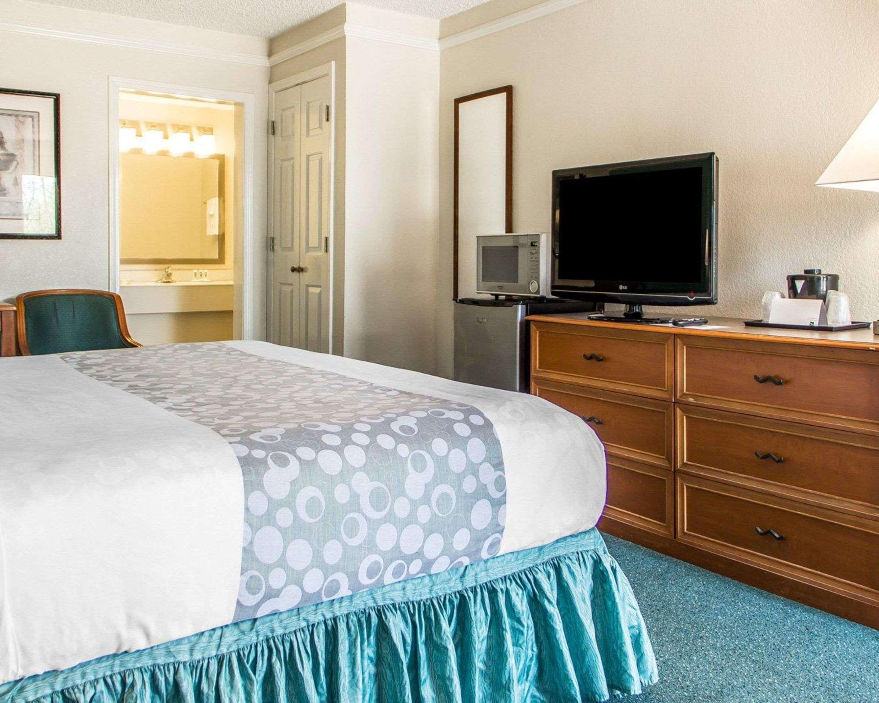 Quality Inn Tulsa Central Екстериор снимка
