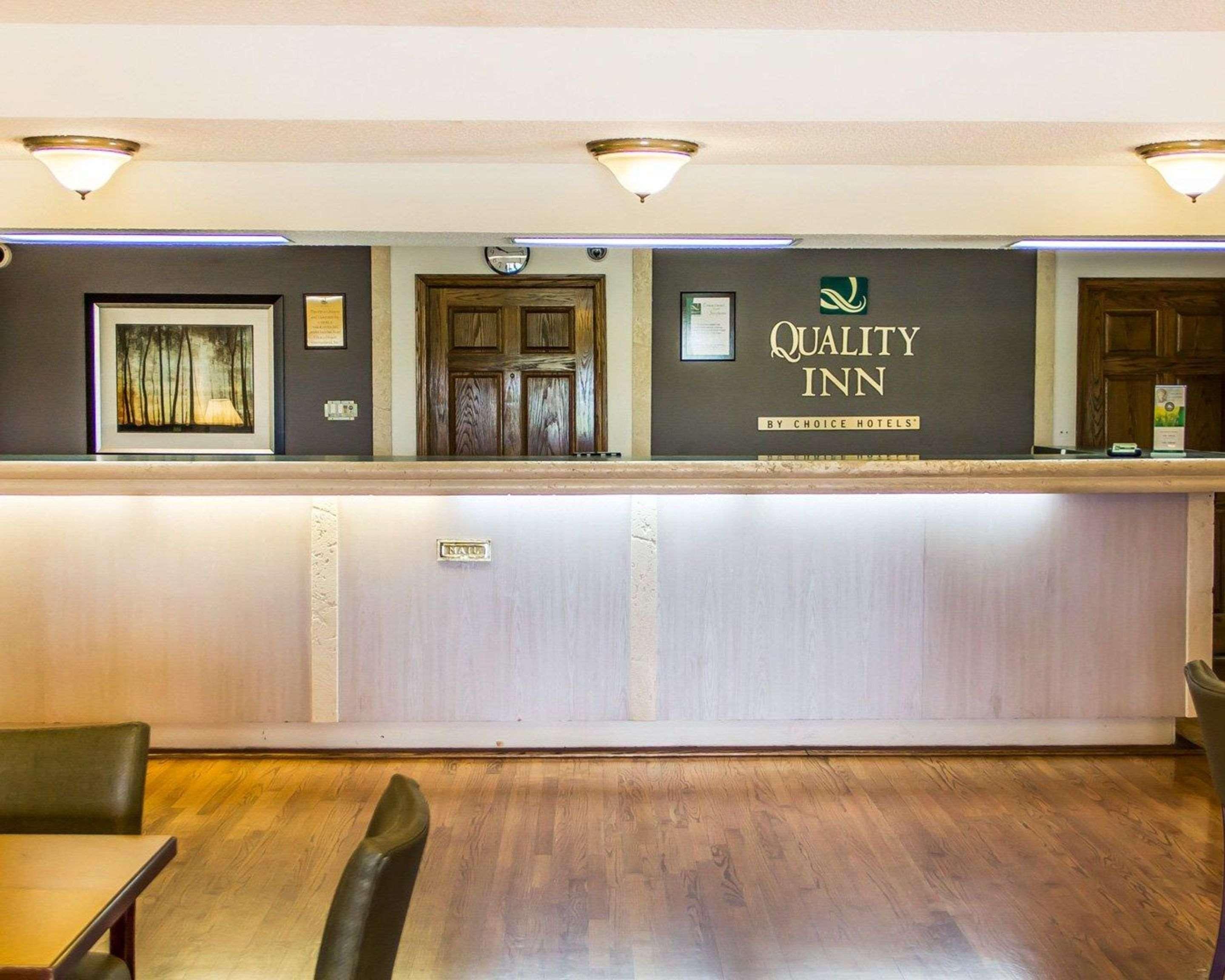 Quality Inn Tulsa Central Екстериор снимка