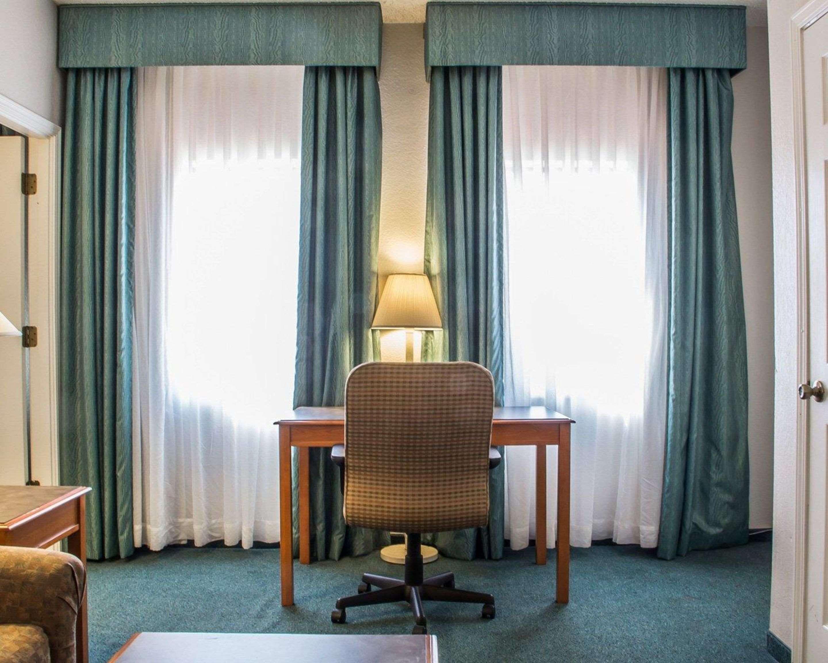 Quality Inn Tulsa Central Екстериор снимка