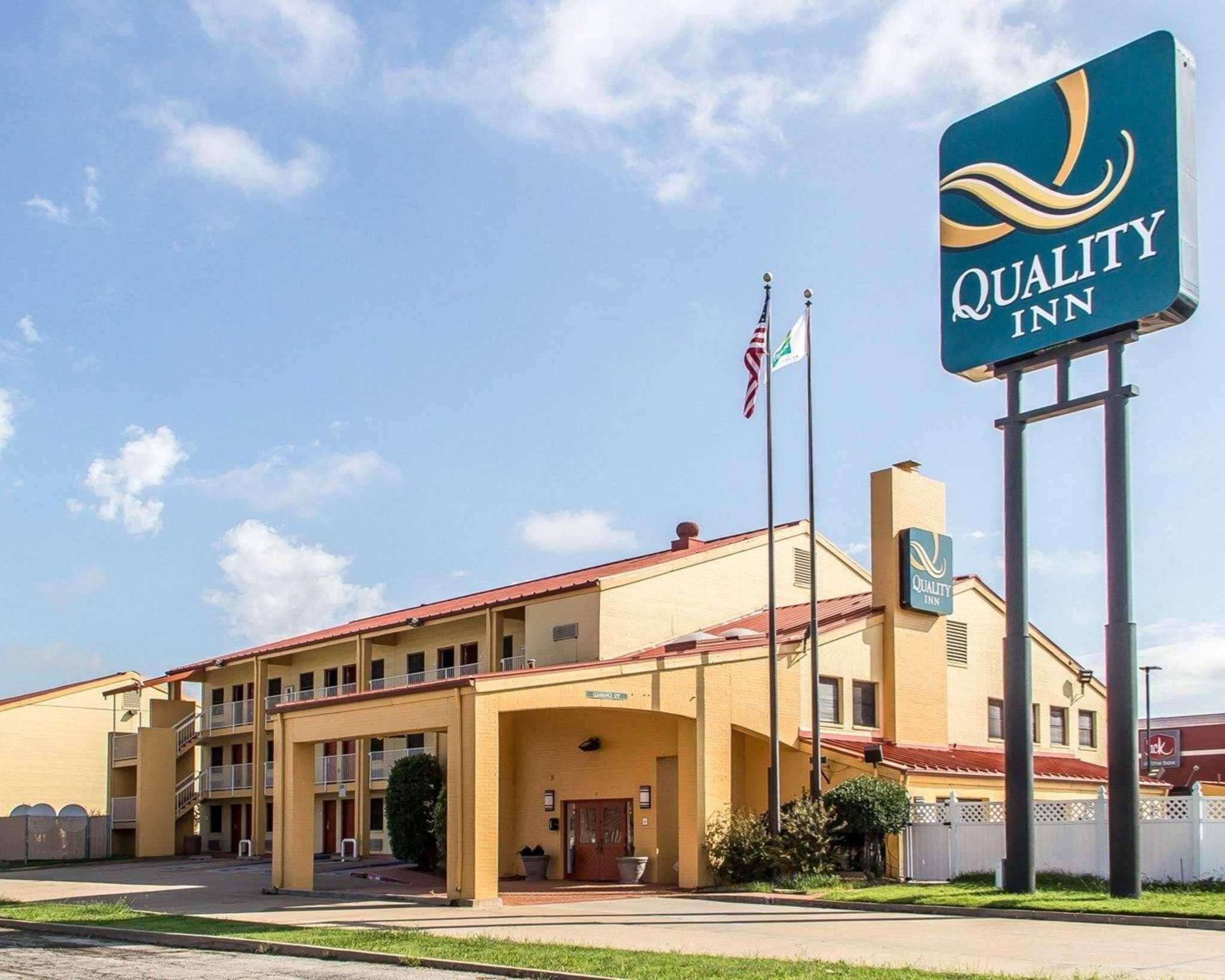 Quality Inn Tulsa Central Екстериор снимка