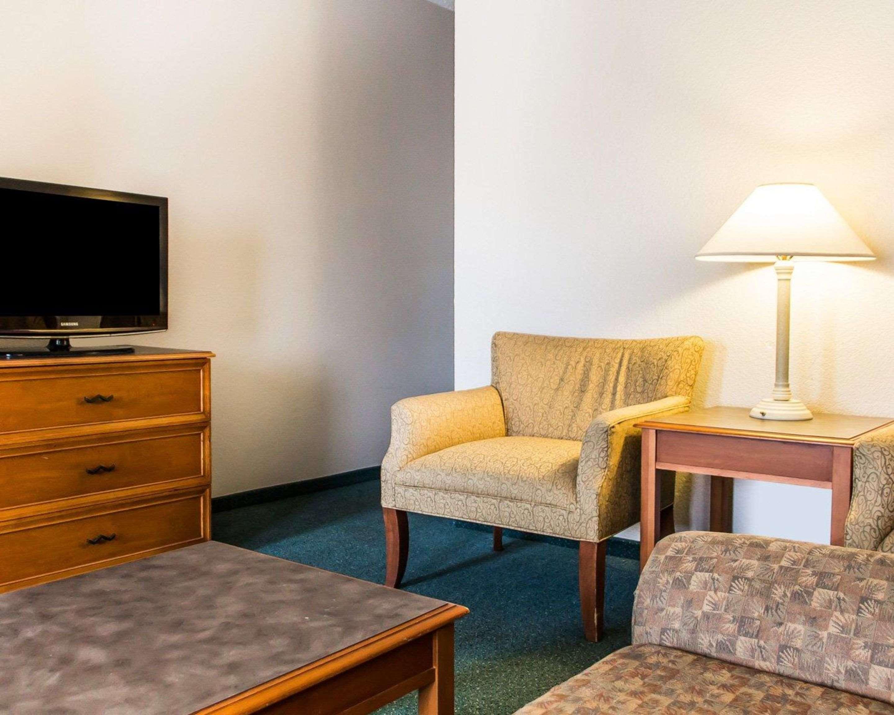 Quality Inn Tulsa Central Екстериор снимка
