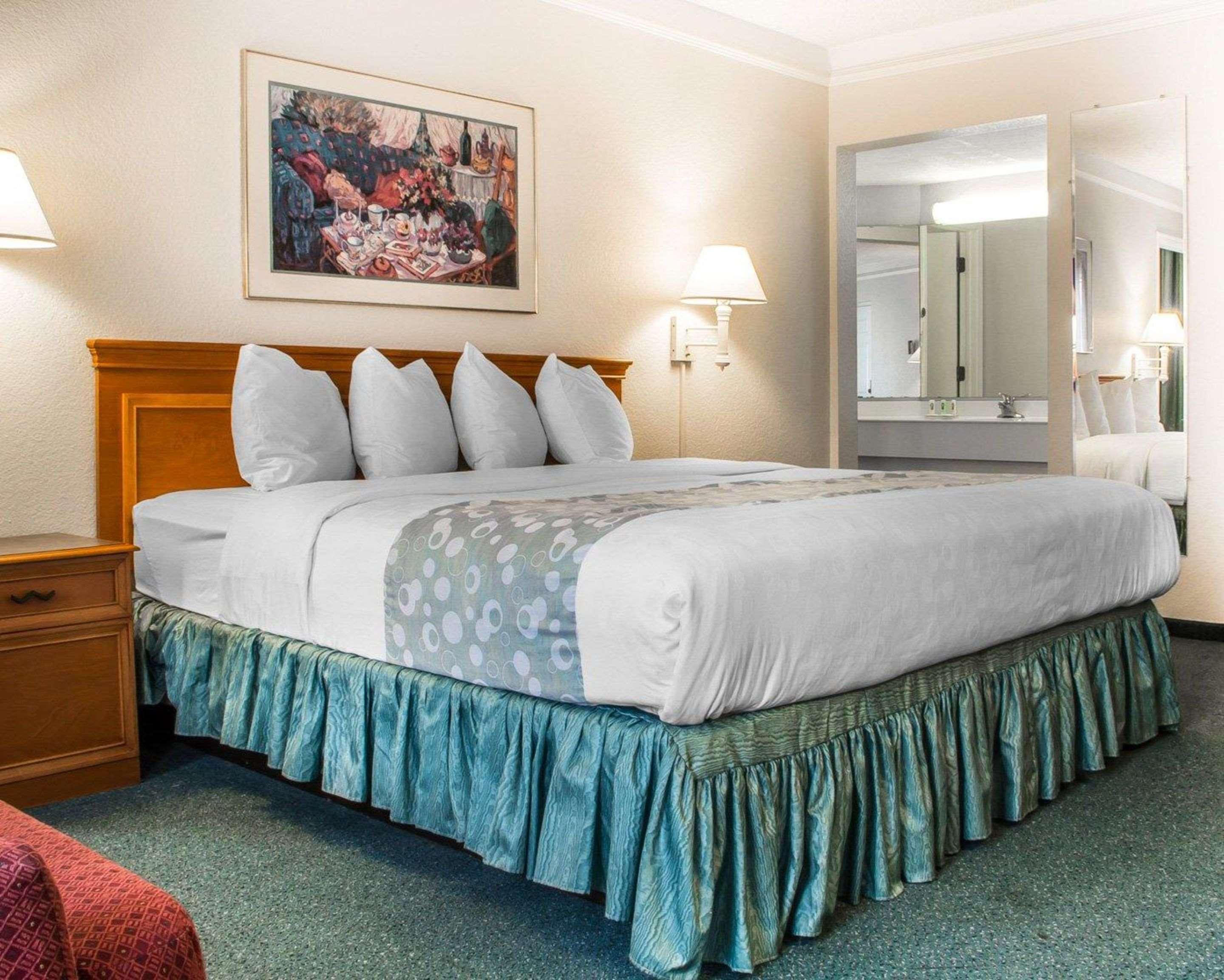 Quality Inn Tulsa Central Екстериор снимка