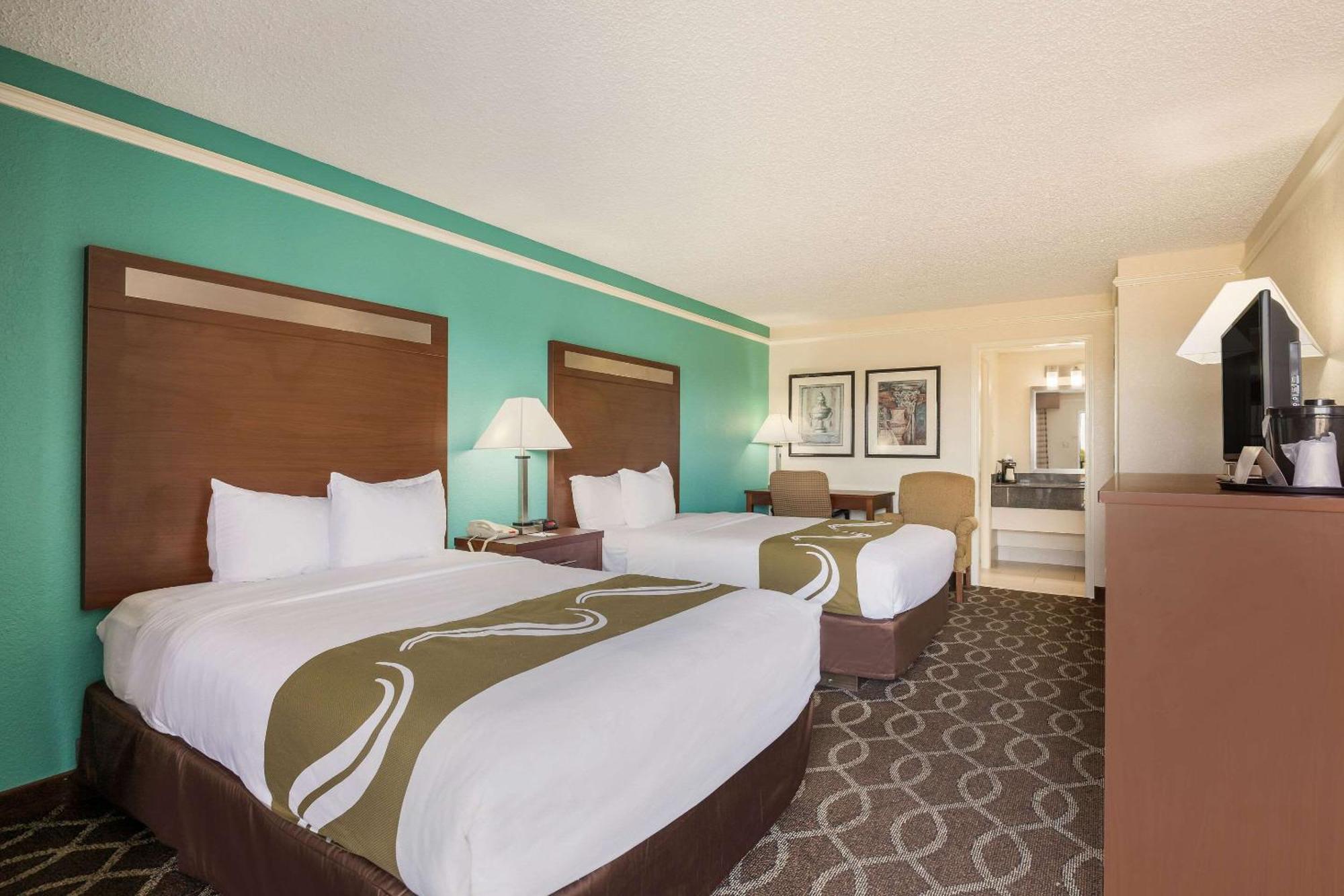 Quality Inn Tulsa Central Екстериор снимка