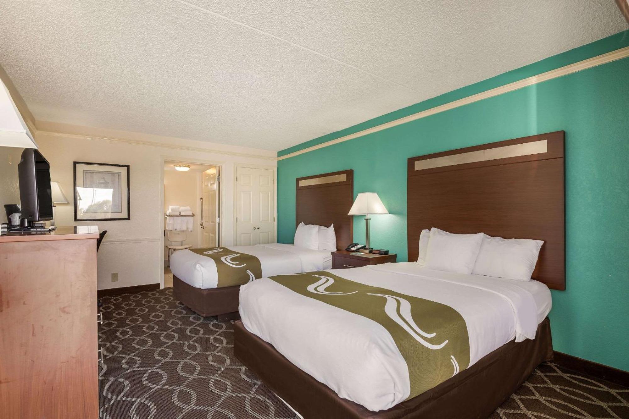 Quality Inn Tulsa Central Екстериор снимка