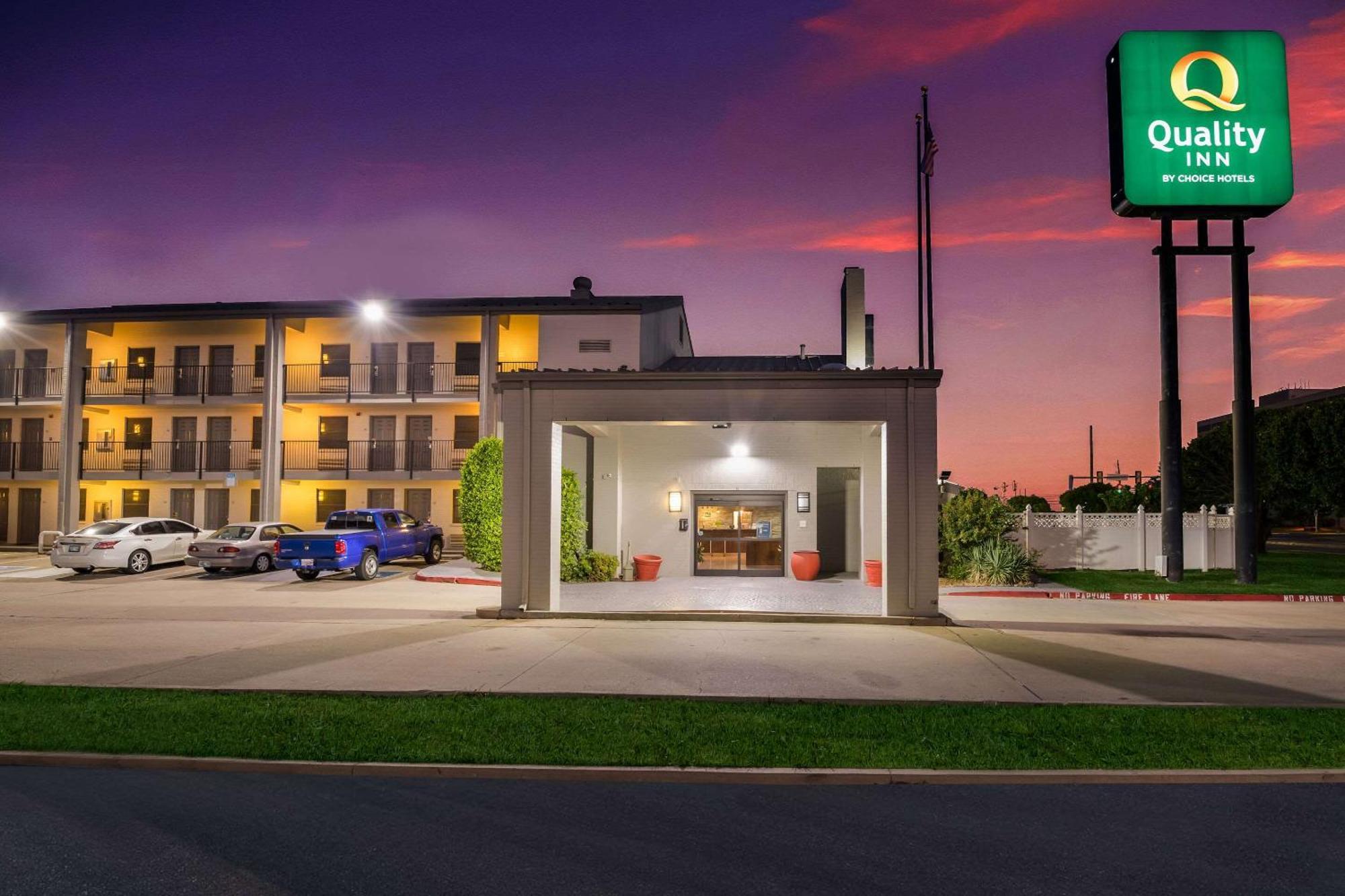 Quality Inn Tulsa Central Екстериор снимка