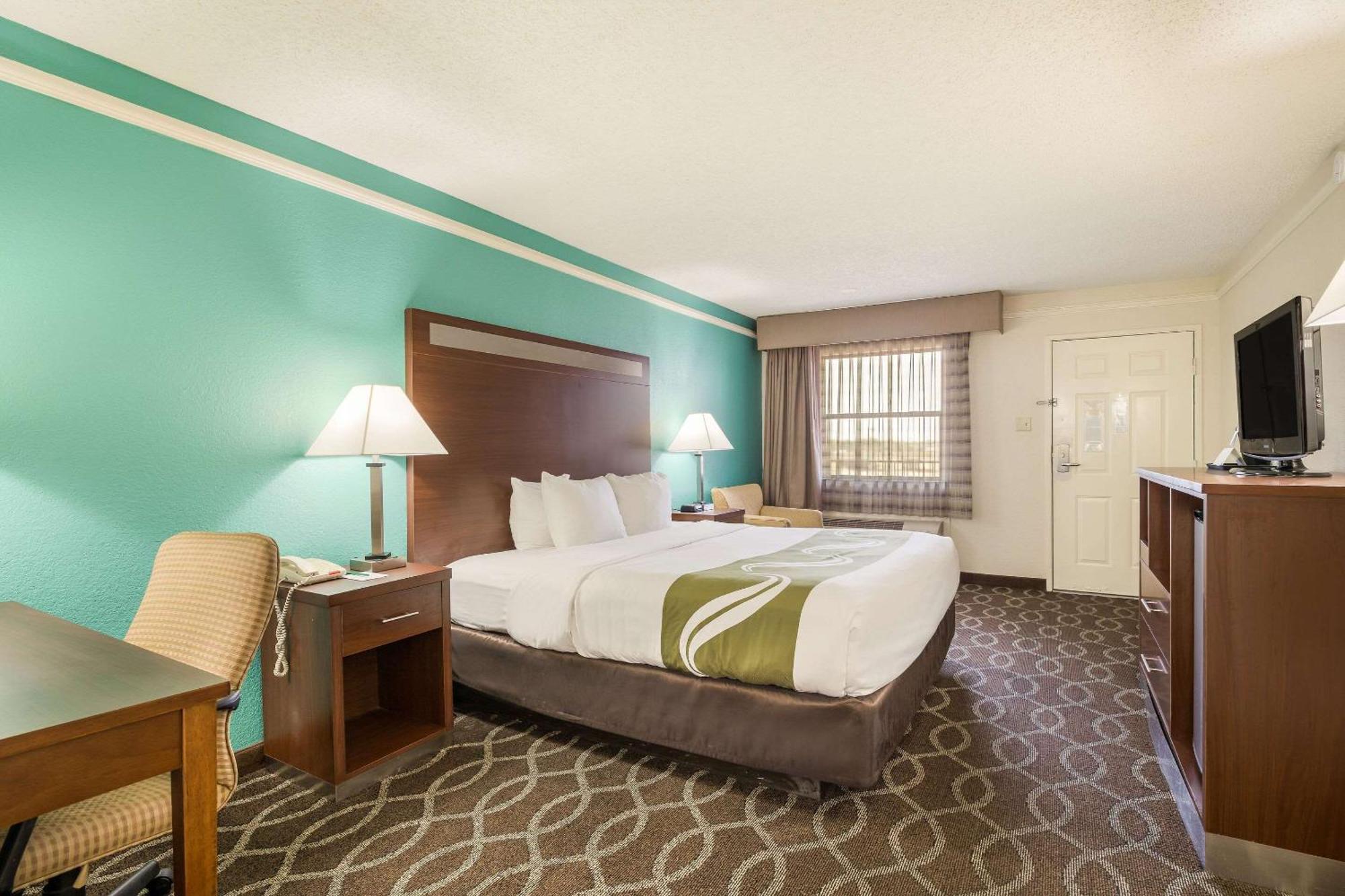 Quality Inn Tulsa Central Екстериор снимка