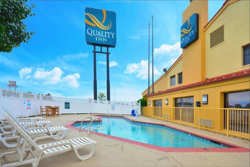 Quality Inn Tulsa Central Екстериор снимка