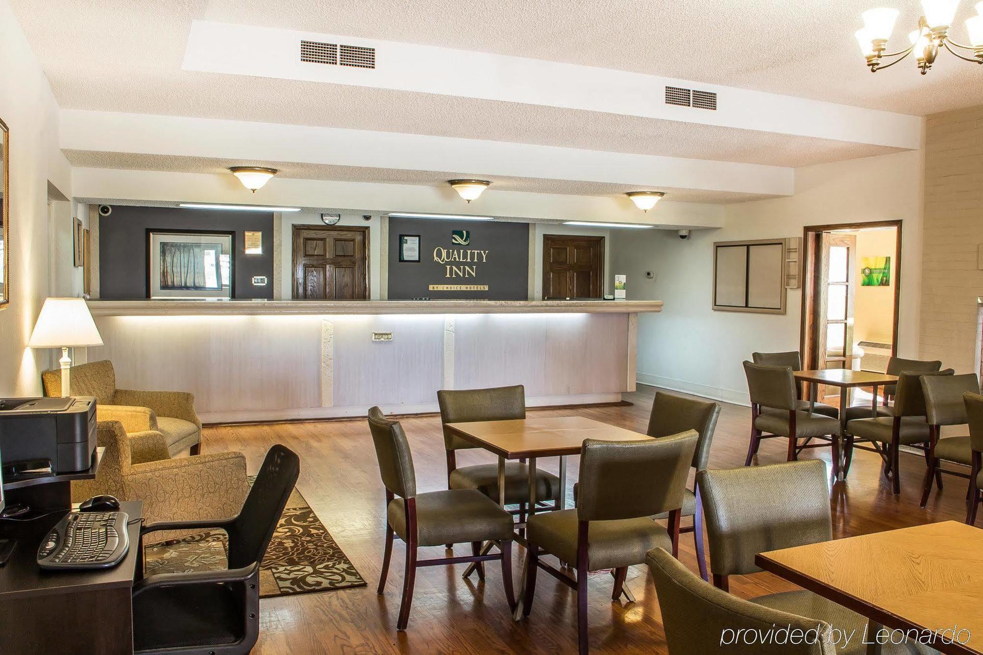 Quality Inn Tulsa Central Екстериор снимка