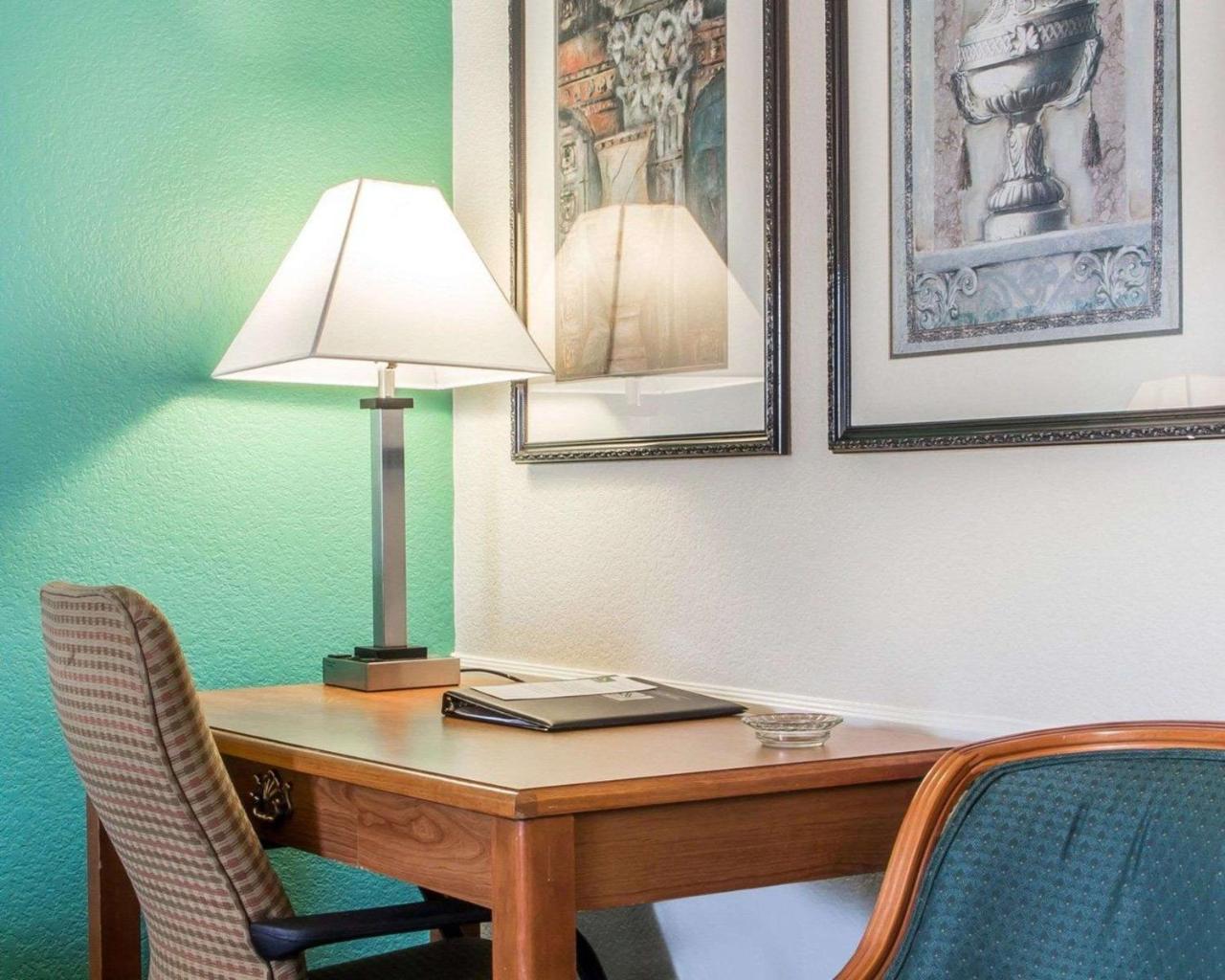 Quality Inn Tulsa Central Екстериор снимка